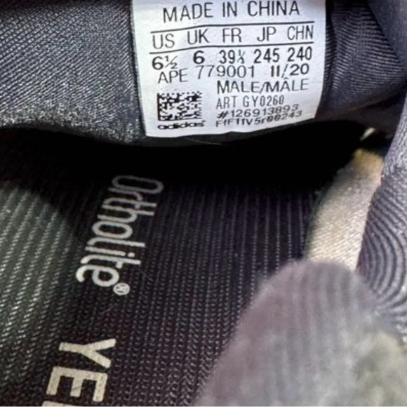 Yeezy 700v3 Kyanite (adidas) 6.5 Mens / 8 womens - Picture 4 of 7